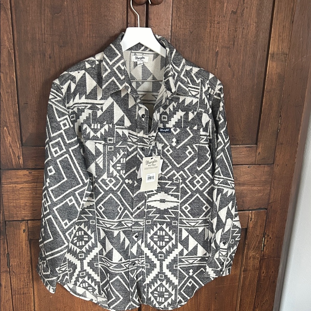 Womens snap front wrangler shirt
